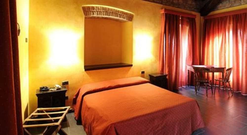 Relais & Spa Castello Di Casiglio 에르바 외부 사진