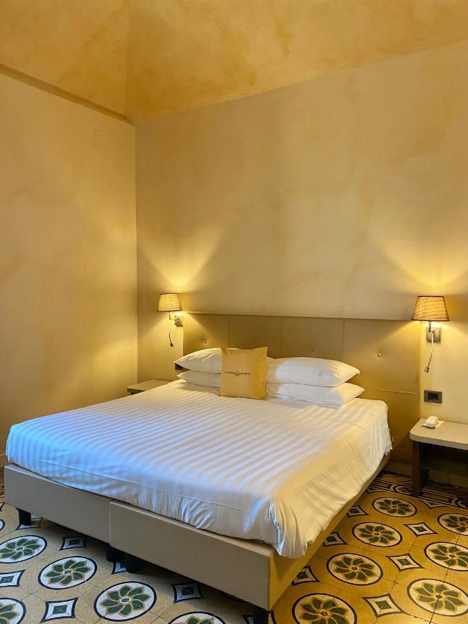 Relais & Spa Castello Di Casiglio 에르바 객실 사진