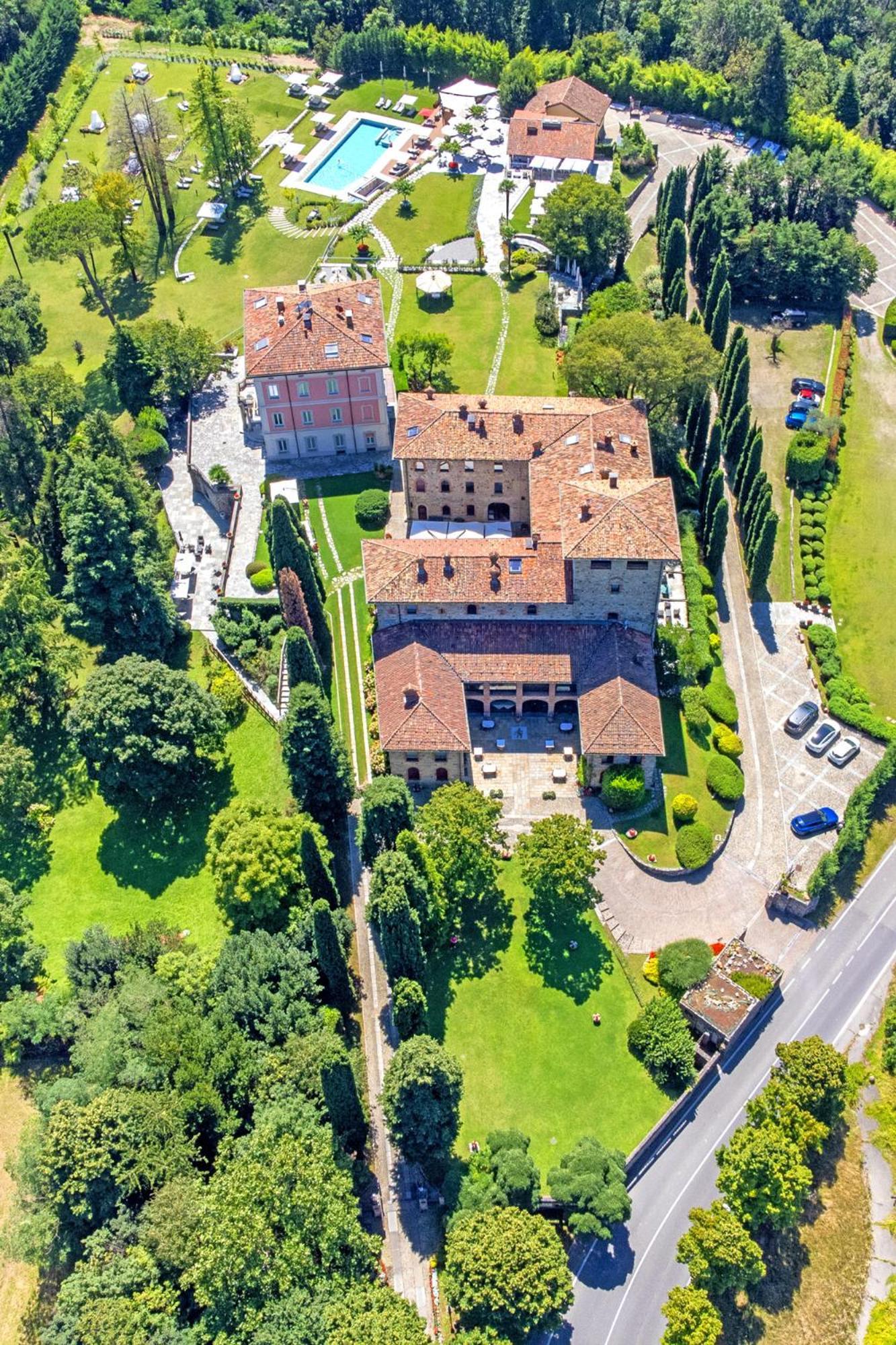 Relais & Spa Castello Di Casiglio 에르바 외부 사진