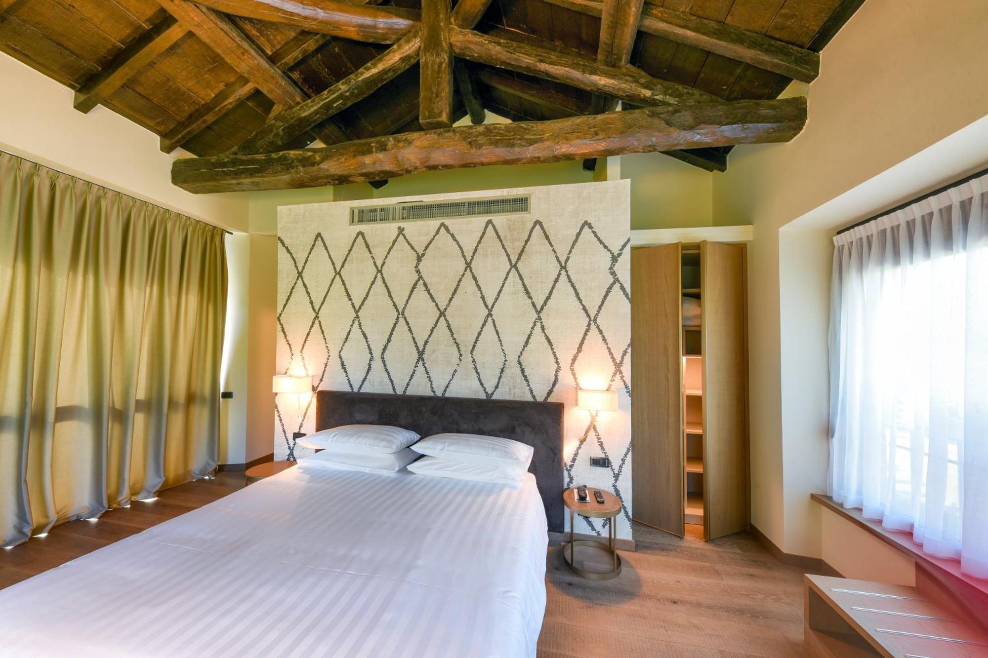 Relais & Spa Castello Di Casiglio 에르바 객실 사진